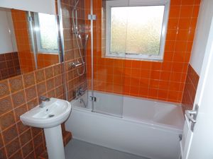 BATHROOM- click for photo gallery